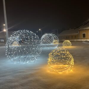 LED dekoracija "Rutulys" dydis: 1m, spalva šiltai balta