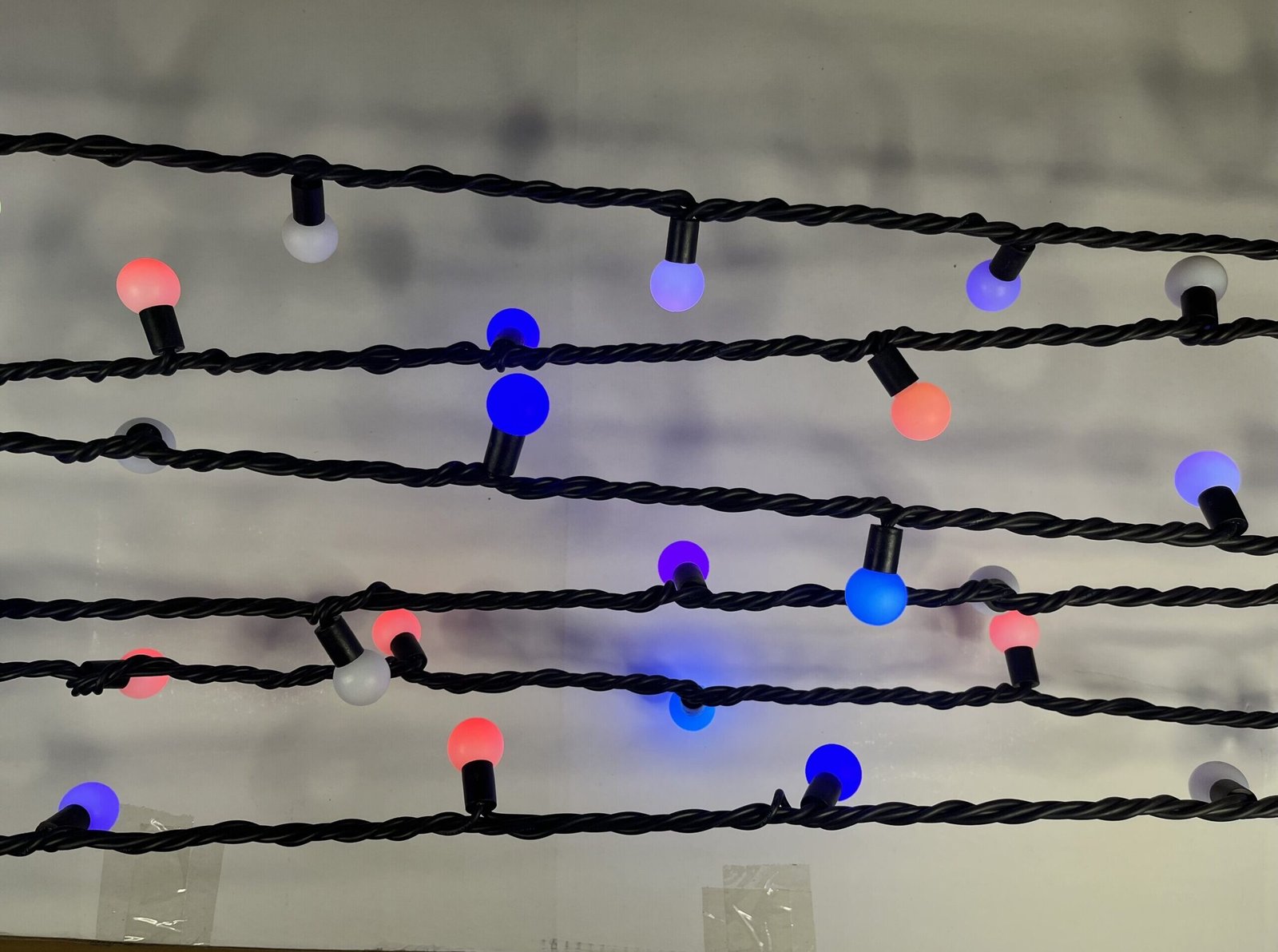 LED kalėdinės lauko girliandos „Vaivorykštė“