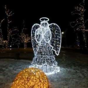 Šviečianti figūra "Angelas" spalva: šaltai balta