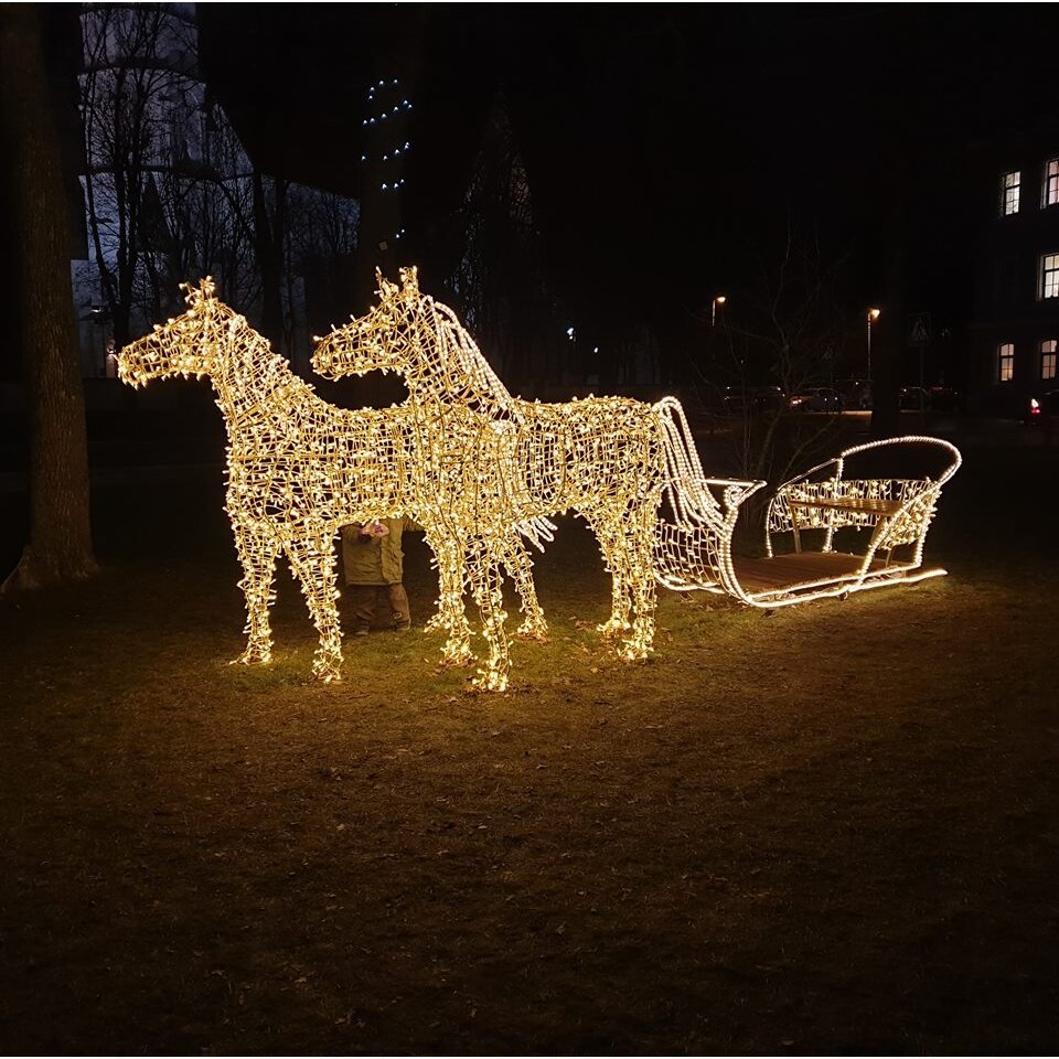 Šviečianti figūra "Rogės su arkliais"